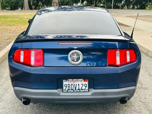 Kona Blue Metallic 2012 Ford Mustang V6