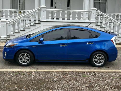 2010 Toyota Prius III