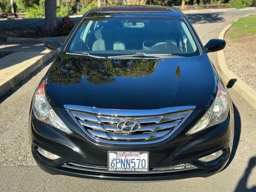 2011 Hyundai SONATA SE