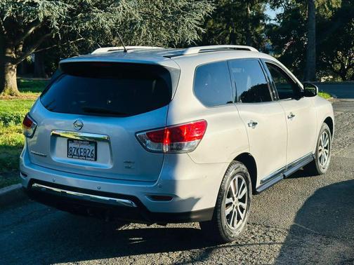 2014 Nissan Pathfinder SL