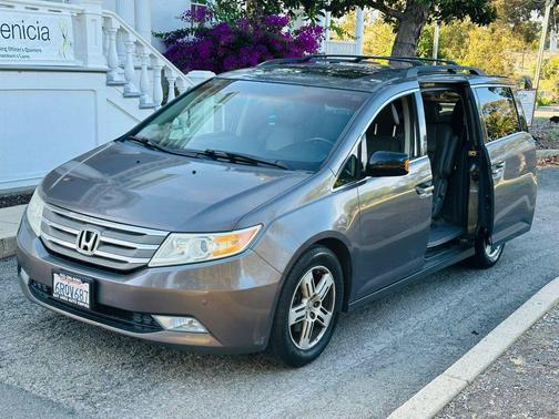 Smoky Topaz Metallic 2011 Honda Odyssey Touring Elite