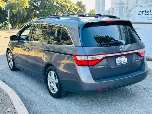 Smoky Topaz Metallic 2011 Honda Odyssey Touring Elite