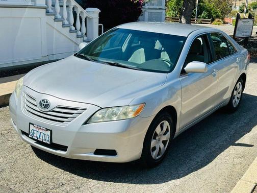Classic Silver Metallic 2008 Toyota Camry LE