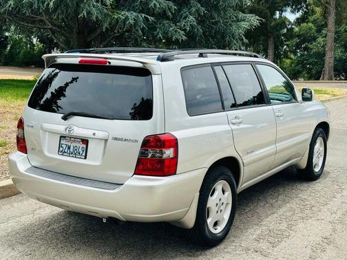 Millennium Silver Metallic 2007 Toyota Highlander Limited