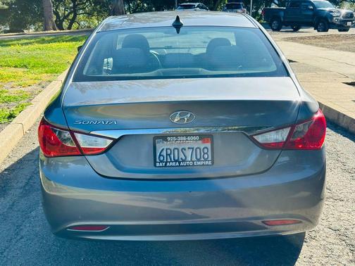 2011 Hyundai SONATA GLS