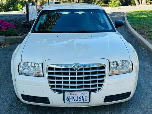 White 2009 Chrysler 300 LX