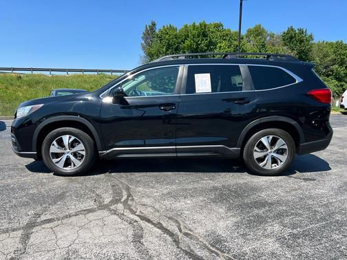 Crystal Black Silica 2021 Subaru Ascent Premium 8-Passenger
