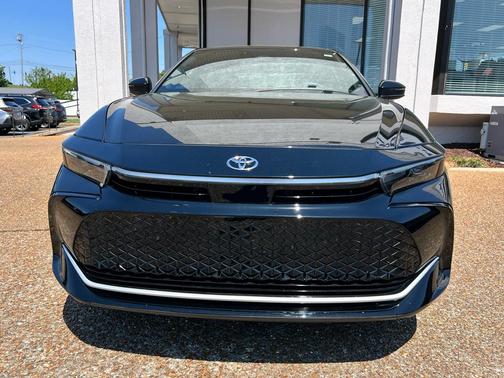 Black 2025 Toyota Crown XLE