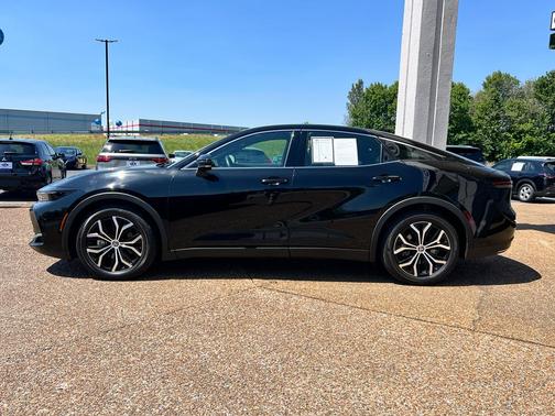 Black 2025 Toyota Crown XLE