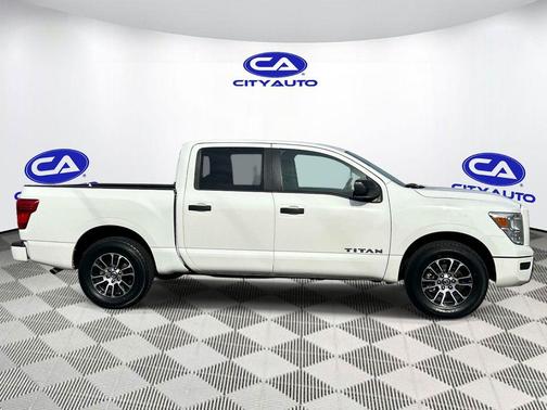 Glacier White 2022 Nissan Titan SV