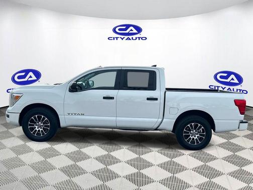 Glacier White 2022 Nissan Titan SV