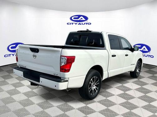 Glacier White 2022 Nissan Titan SV