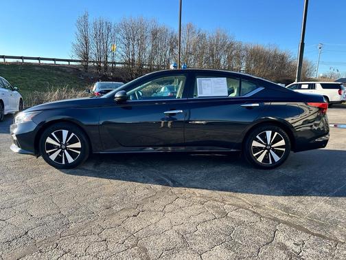 2022 Nissan Altima 2.5 SV