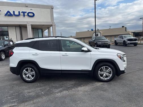 2023 GMC Terrain SLE