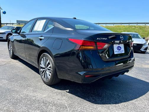 Black 2025 Nissan Altima SV