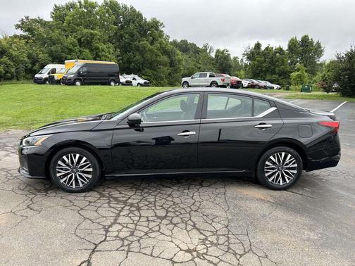 Black 2025 Nissan Altima SV