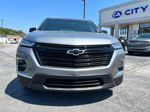 Sterling Gray Metallic 2023 Chevrolet Traverse LS