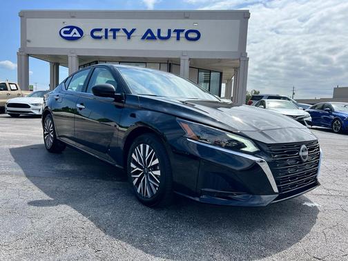 Super Black 2025 Nissan Altima SV