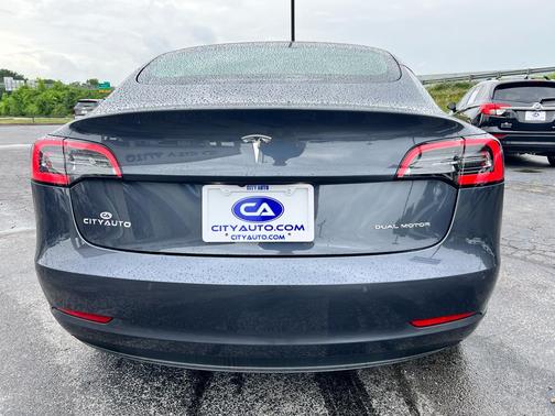 Gray 2022 Tesla Model 3 Long Range