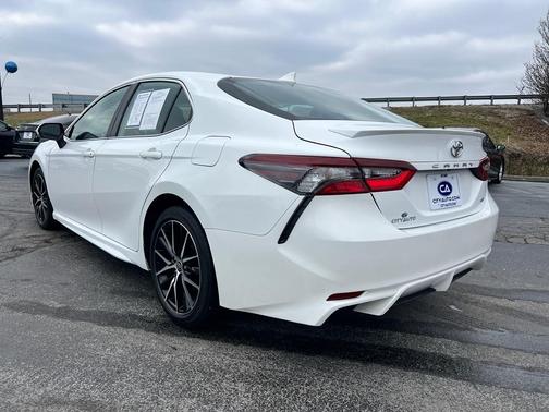 2024 Toyota Camry SE