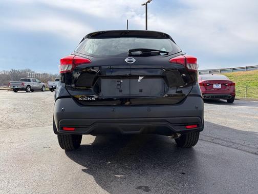 2020 Nissan Kicks S