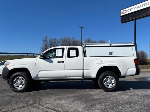 2022 Toyota Tacoma SR