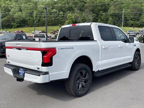 2025 Ford F-150 Lightning LARIAT