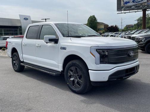 2025 Ford F-150 Lightning LARIAT