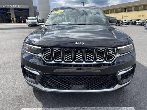 2023 Jeep Grand Cherokee Summit