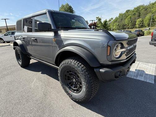 Carbonized Gray Metallic 2026 Ford Bronco Badlands