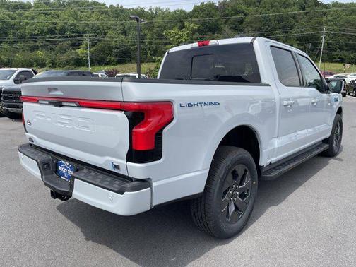 2025 Ford F-150 Lightning LARIAT