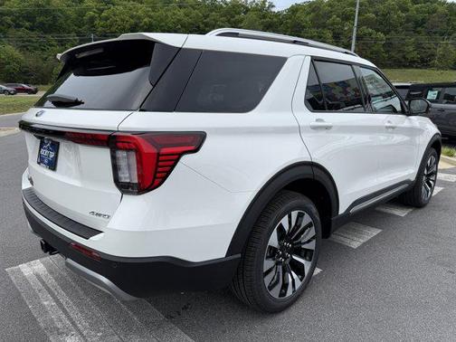 Star White Metallic Tri-Coat 2026 Ford Explorer Platinum
