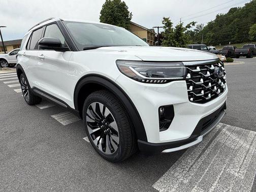 Star White Metallic Tri-Coat 2026 Ford Explorer Platinum