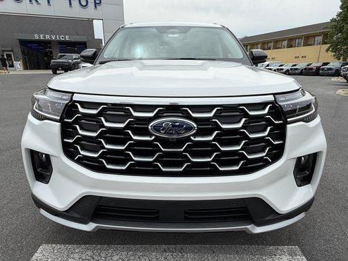Star White Metallic Tri-Coat 2026 Ford Explorer Platinum