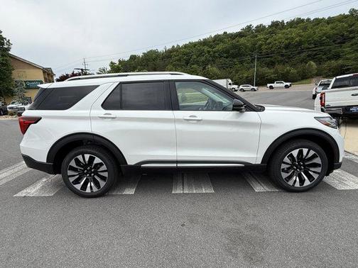 Star White Metallic Tri-Coat 2026 Ford Explorer Platinum