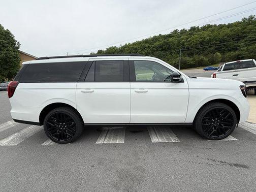 Star White Metallic Tri-Coat 2026 Ford Expedition Max Platinum