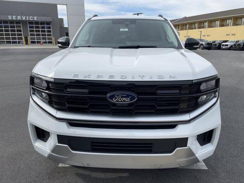Oxford White 2025 Ford Expedition Max Platinum
