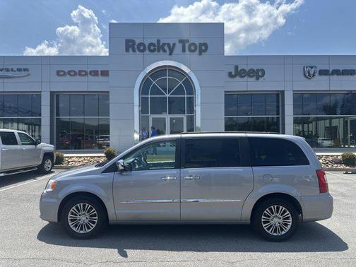 2013 Chrysler Town & Country Touring-L
