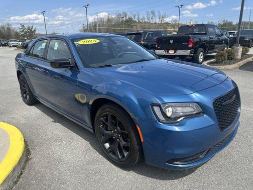 2023 Chrysler 300 Touring