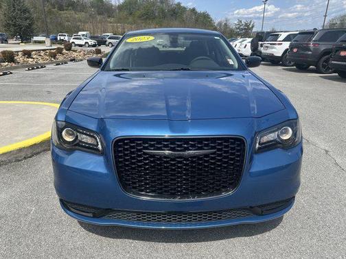 2023 Chrysler 300 Touring