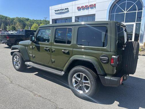 Sarge Green Clearcoat 2022 Jeep Wrangler Unlimited Sahara