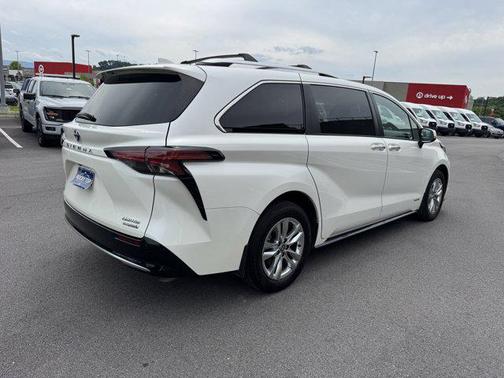 2021 Toyota Sienna Limited 7-Passenger