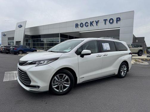 2021 Toyota Sienna Limited 7-Passenger
