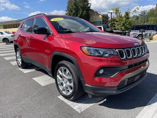 2024 Jeep Compass Latitude Lux