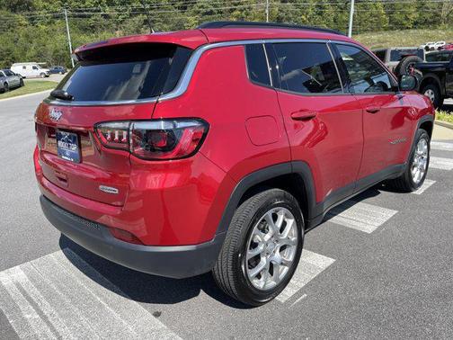 2024 Jeep Compass Latitude Lux
