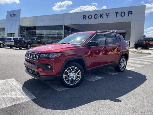 2024 Jeep Compass Latitude Lux