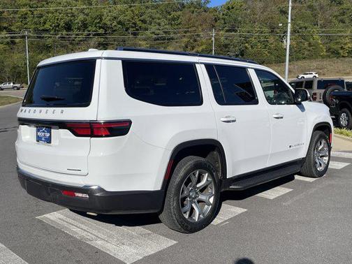 2022 Jeep Wagoneer Series II 4x2
