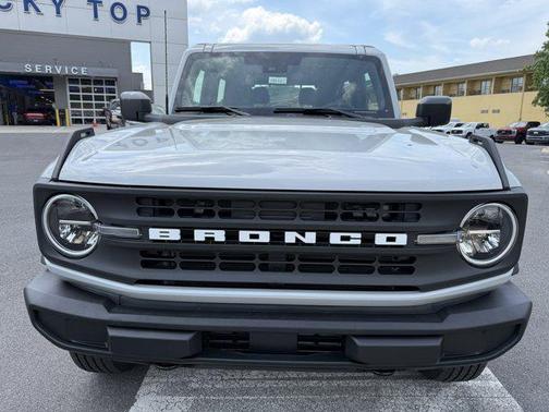 Avalanche Gray 2026 Ford Bronco Base