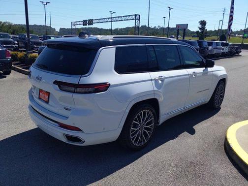 2023 Jeep Grand Cherokee L Summit Reserve
