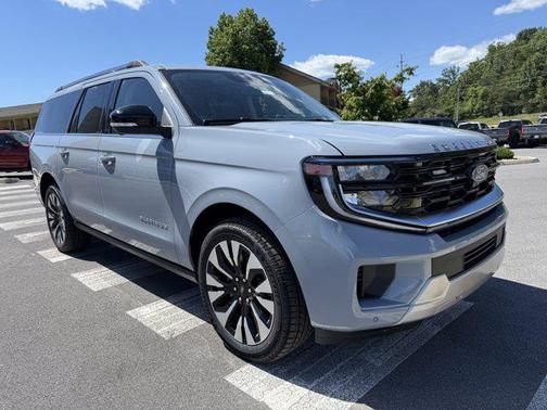 Glacier Gray Metallic Tri-Coat 2026 Ford Expedition Max Platinum